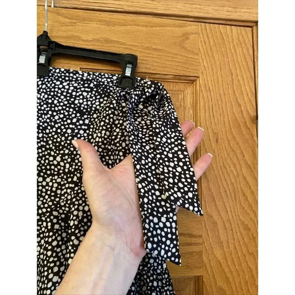 SHEIN Ruffled Mini Skater Skirt Women’s Size S Black White Swiftie - Picture 3 of 6